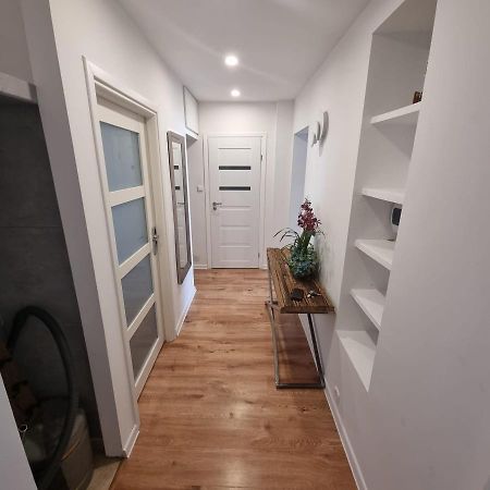 Apartament.Wolnosc Appartamento Varsavia Esterno foto