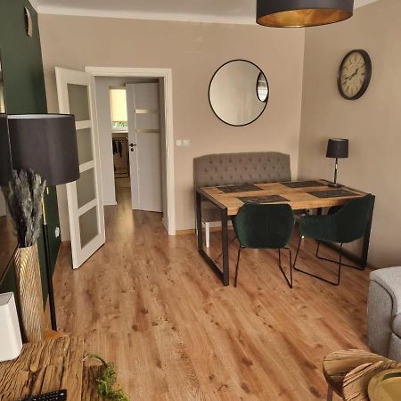 Apartament.Wolnosc Appartamento Varsavia Esterno foto