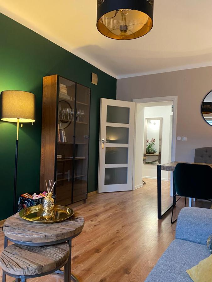 Apartament.Wolnosc Appartamento Varsavia Esterno foto