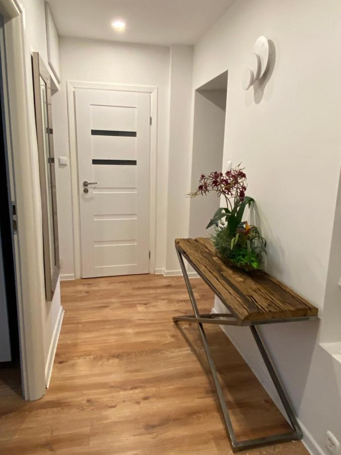 Apartament.Wolnosc Appartamento Varsavia Esterno foto